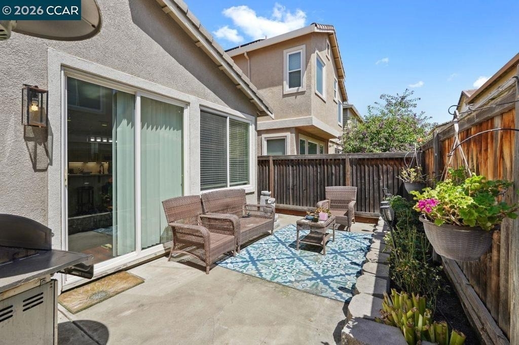 390 Black Rock St - Photo 21