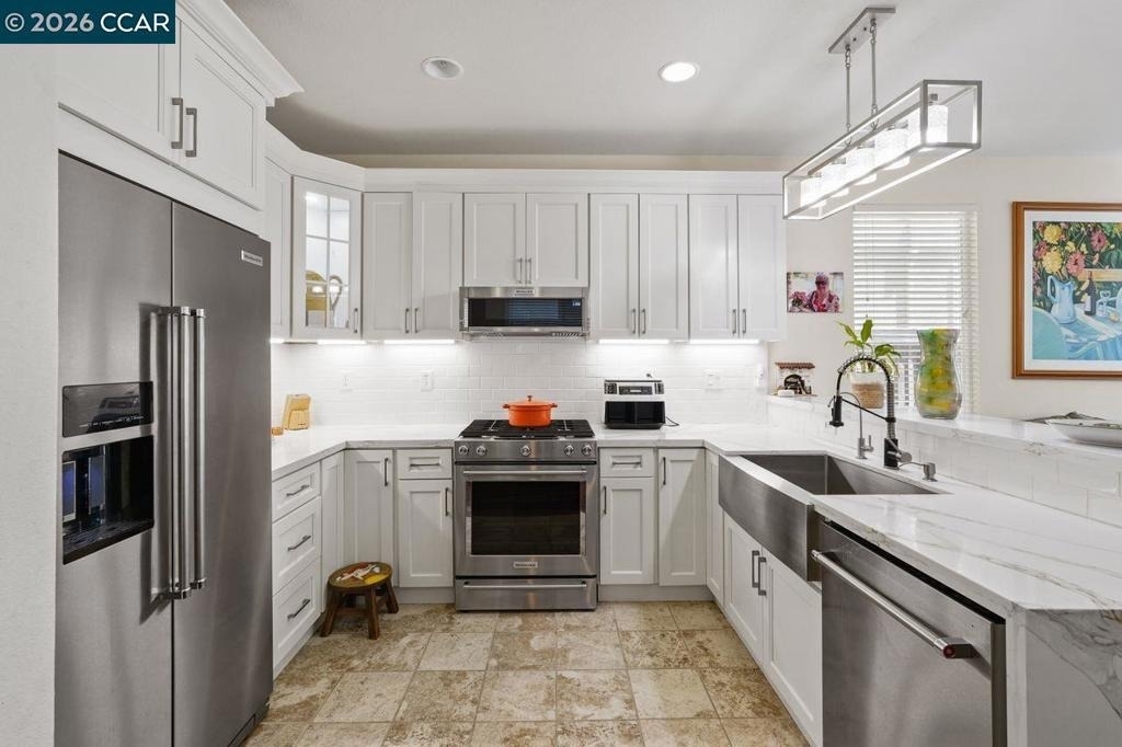 390 Black Rock St - Photo 11