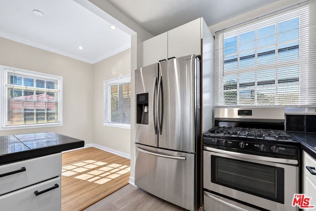 215 S Gale Drive - Photo 3