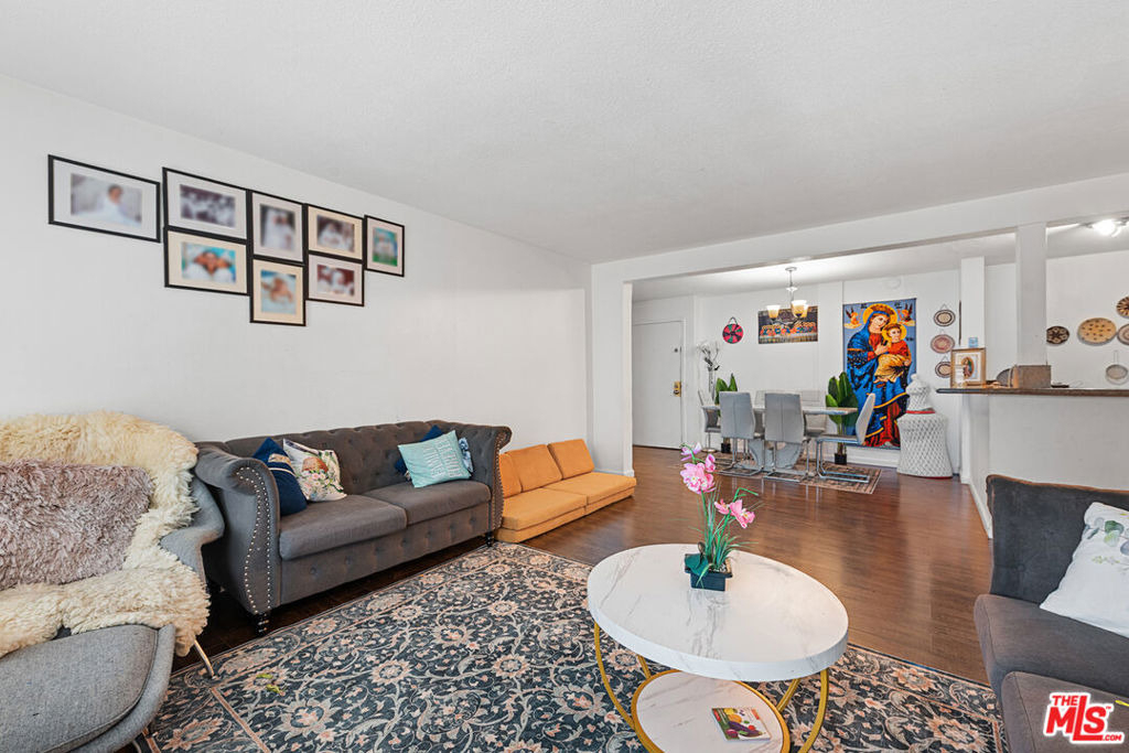 550 W Regent Street - Photo 0
