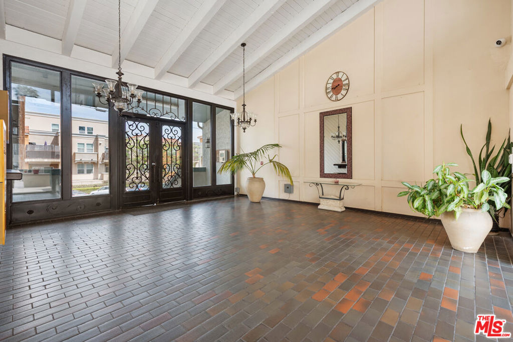 550 W Regent Street - Photo 16