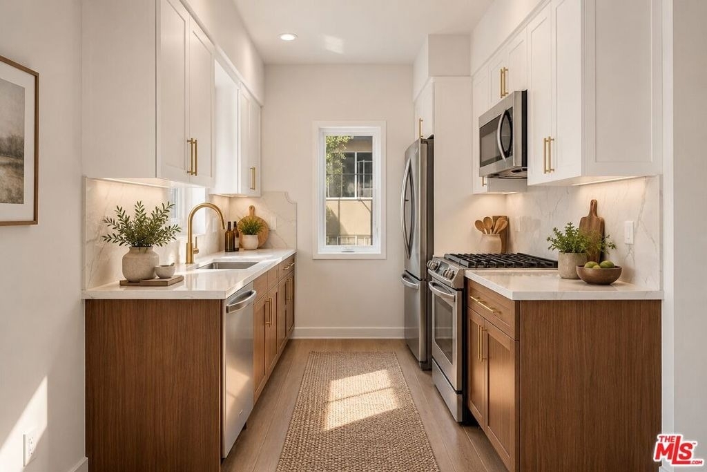 2117 Beachwood Terrace - Photo 3