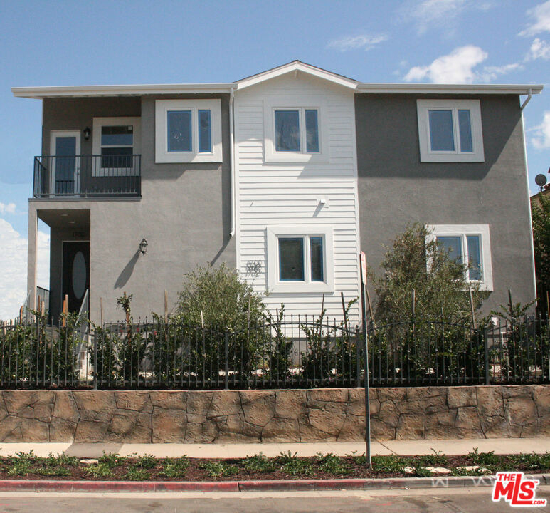 4870 St. Elmo Street - Photo 1