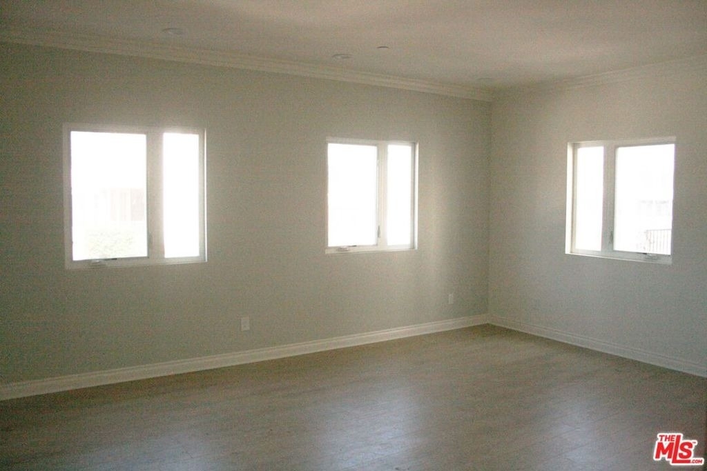 4870 St. Elmo Street - Photo 7
