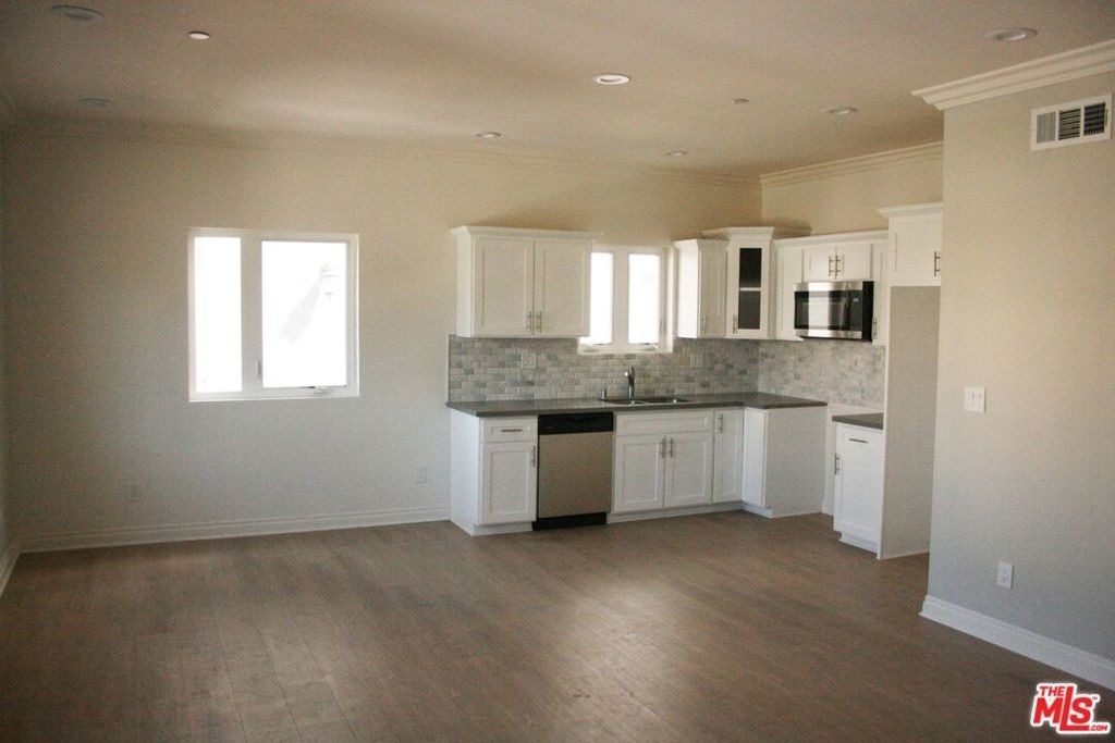 4870 St. Elmo Street - Photo 6