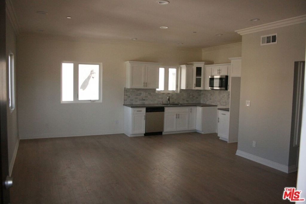 4870 St. Elmo Street - Photo 4