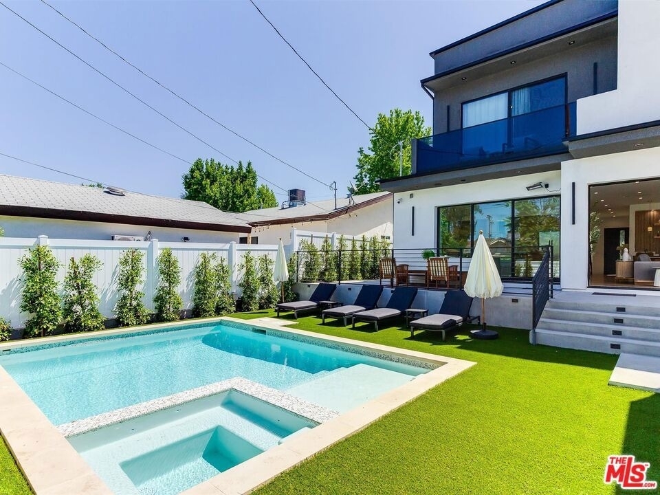 5929 Hesperia Avenue - Photo 4