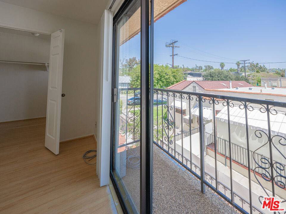 1246 E Lexington Drive - Photo 16