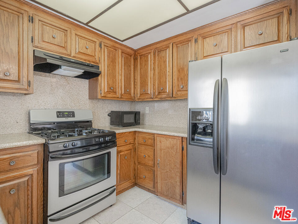 1246 E Lexington Drive - Photo 11