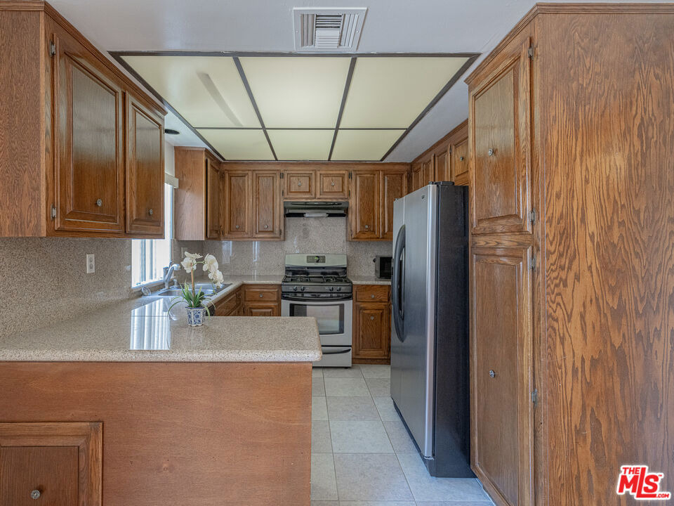1246 E Lexington Drive - Photo 9