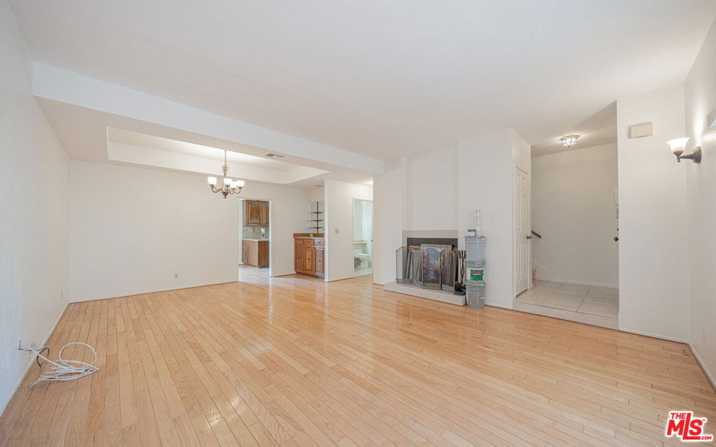 1246 E Lexington Drive - Photo 2