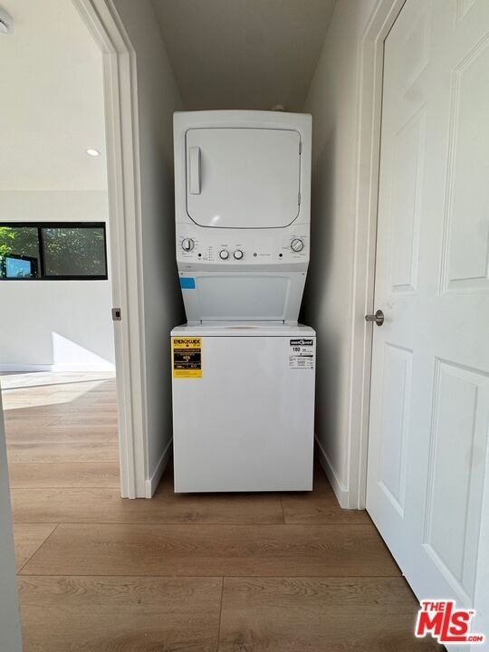 3235 Andrita Street - Photo 8