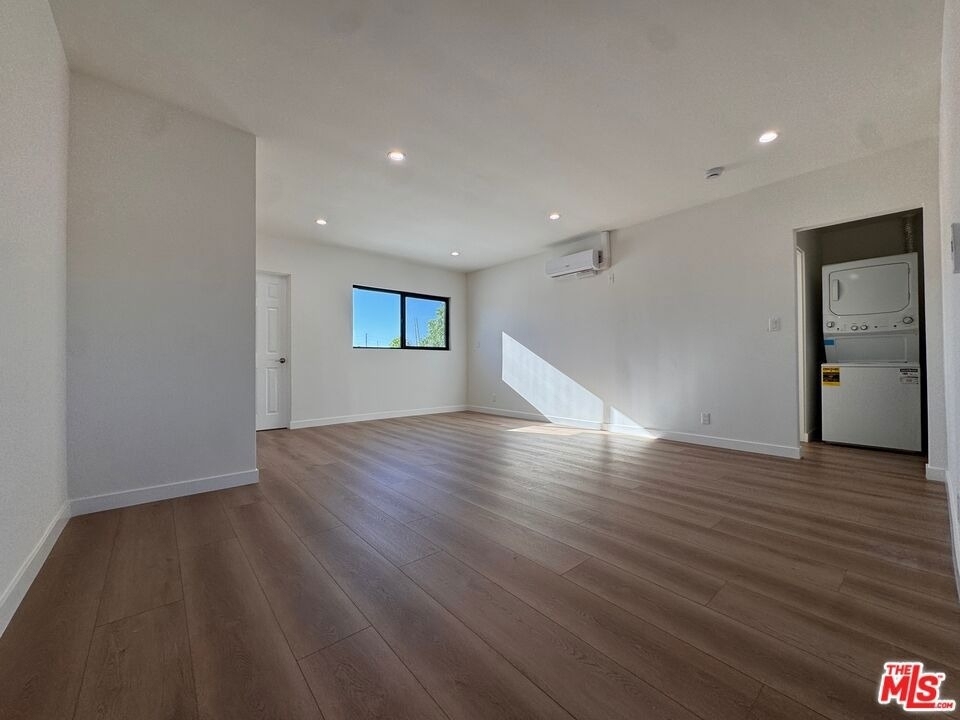 3235 Andrita Street - Photo 3