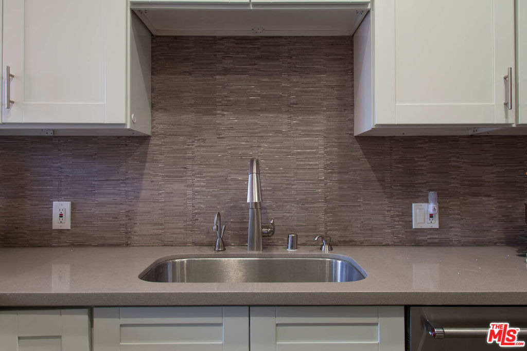 1271 Granville Avenue - Photo 5