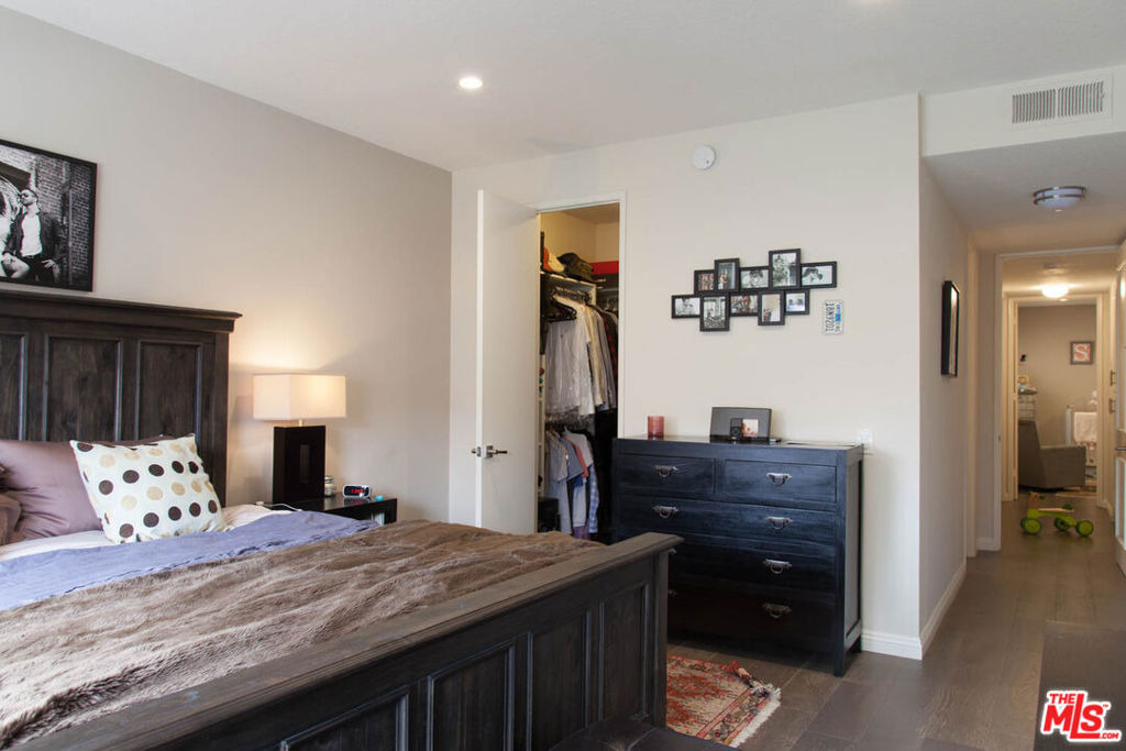 1271 Granville Avenue - Photo 19