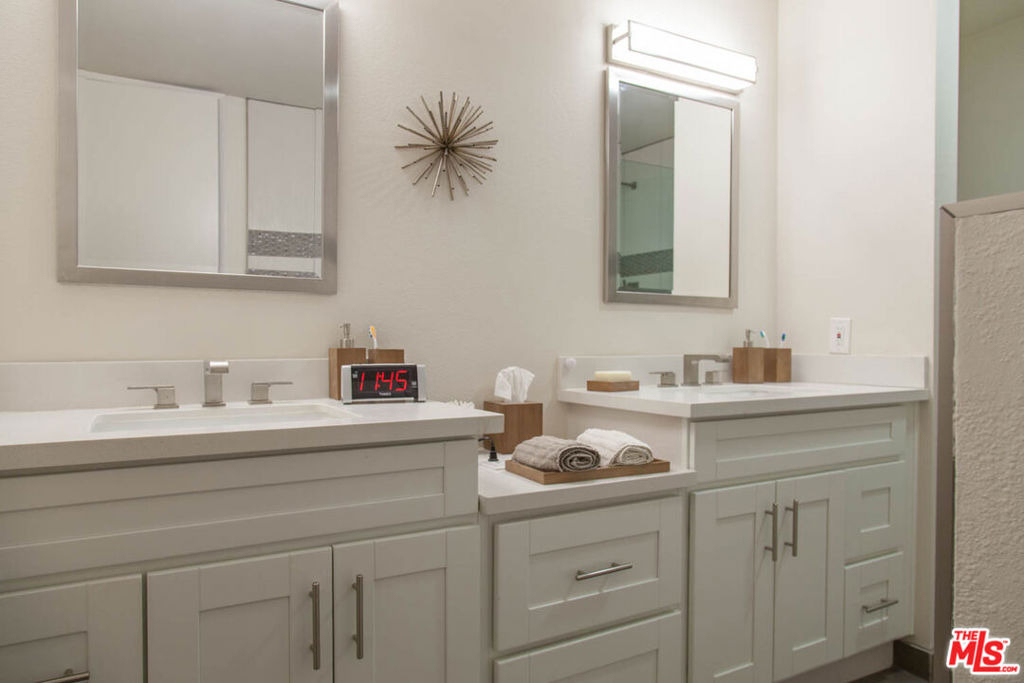 1271 Granville Avenue - Photo 15