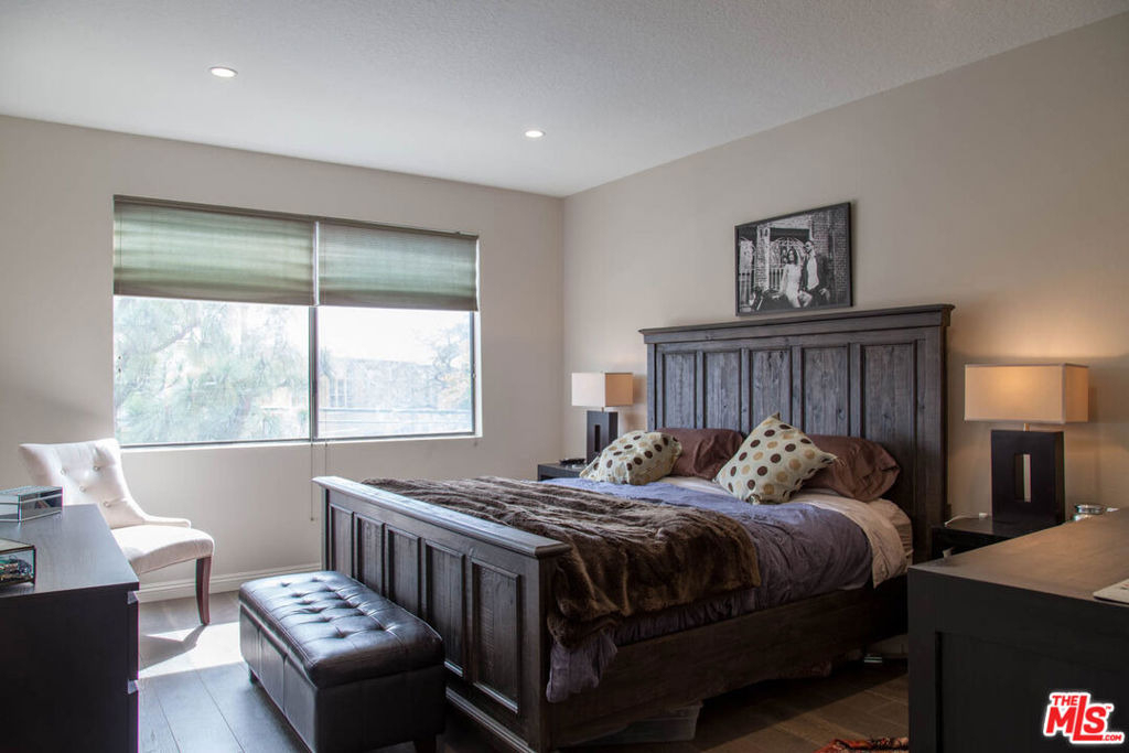 1271 Granville Avenue - Photo 18