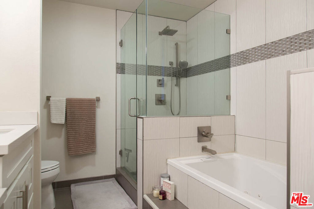 1271 Granville Avenue - Photo 16