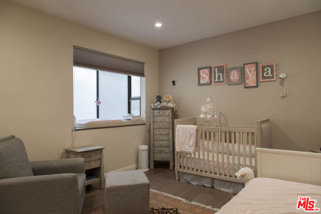 1271 Granville Avenue - Photo 21