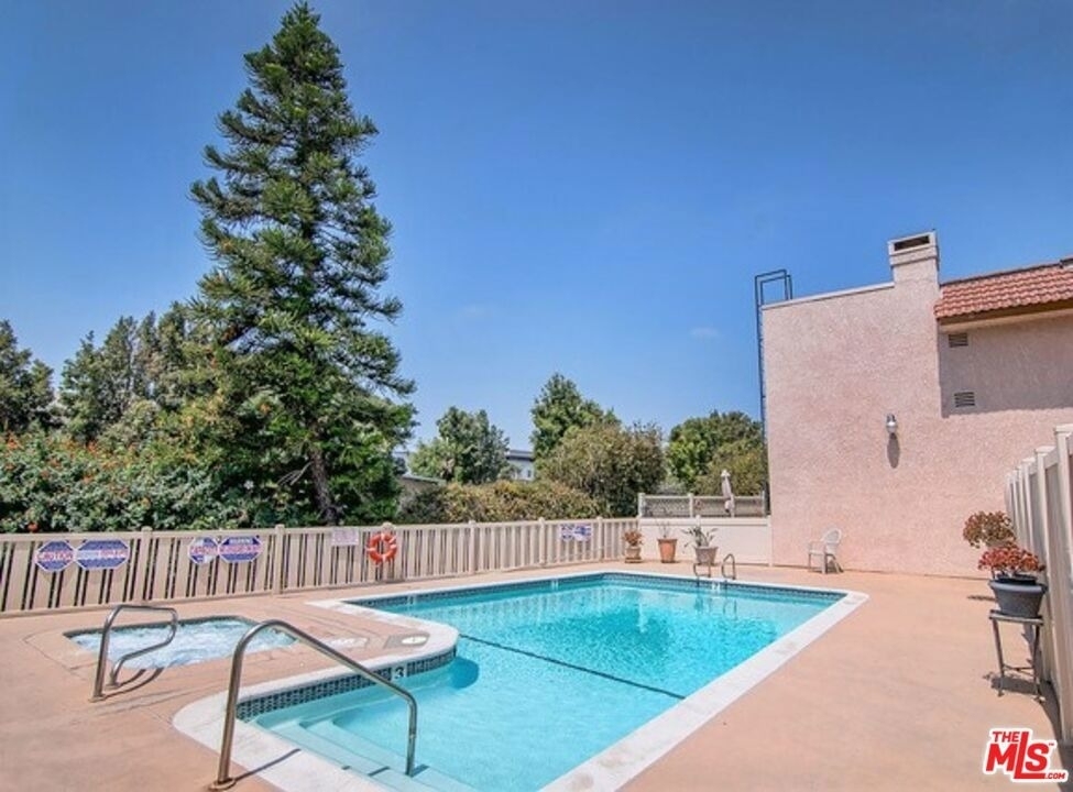 4365 Mclaughlin Avenue - Photo 4