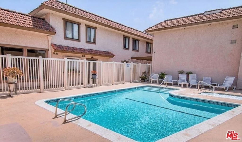 4365 Mclaughlin Avenue - Photo 3