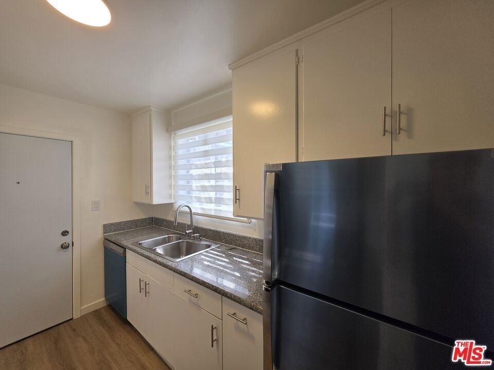 1280 West Boulevard - Photo 8
