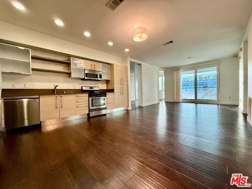 1234 Wilshire Boulevard - Photo 1