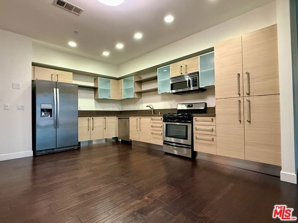 1234 Wilshire Boulevard - Photo 3