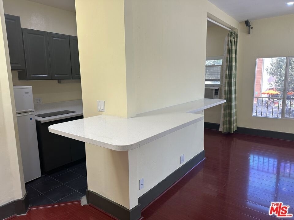 721 Broadway - Photo 2