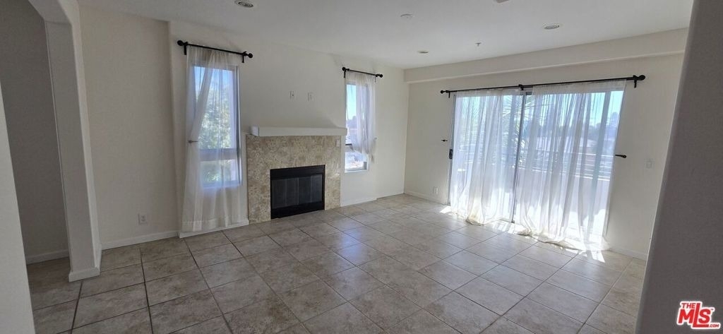 1748 Colby Avenue - Photo 0