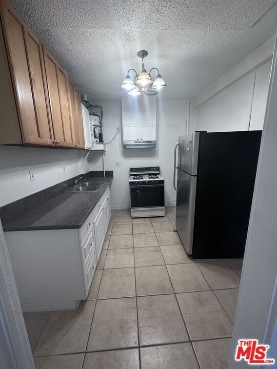 844 W Gardena Blvd. - Photo 1