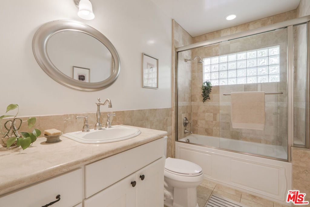 2130 Manning Avenue - Photo 18