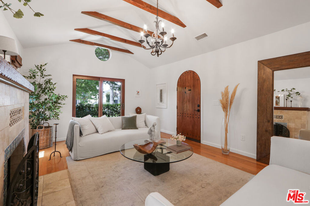 2130 Manning Avenue - Photo 4
