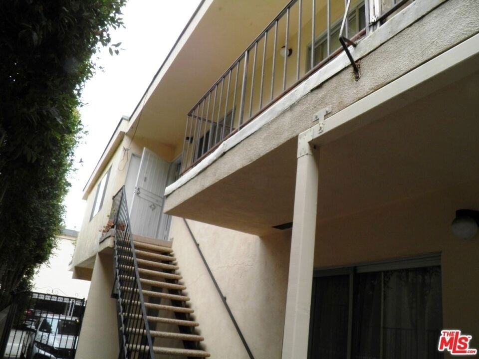 1908 11th Street - Photo 6