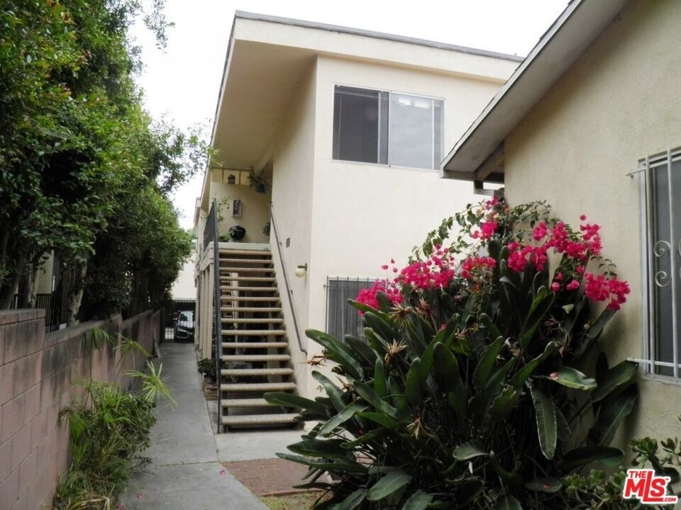 1908 11th Street - Photo 5
