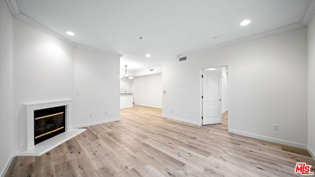 2335 S Bentley Avenue - Photo 6