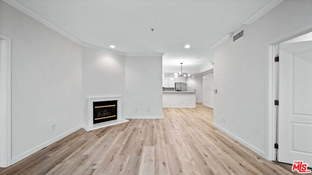 2335 S Bentley Avenue - Photo 5