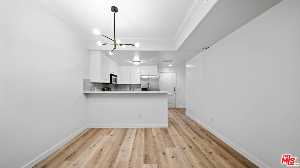 2335 S Bentley Avenue - Photo 3