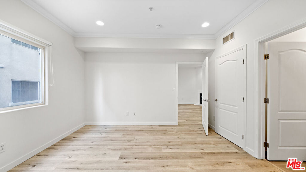 2335 S Bentley Avenue - Photo 13