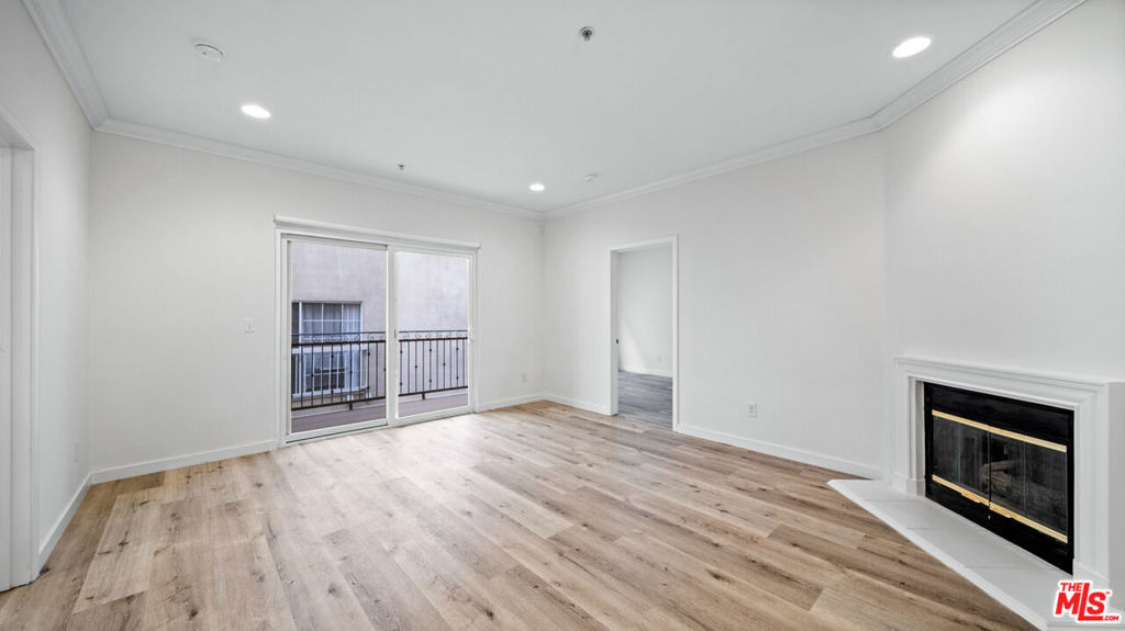 2335 S Bentley Avenue - Photo 4