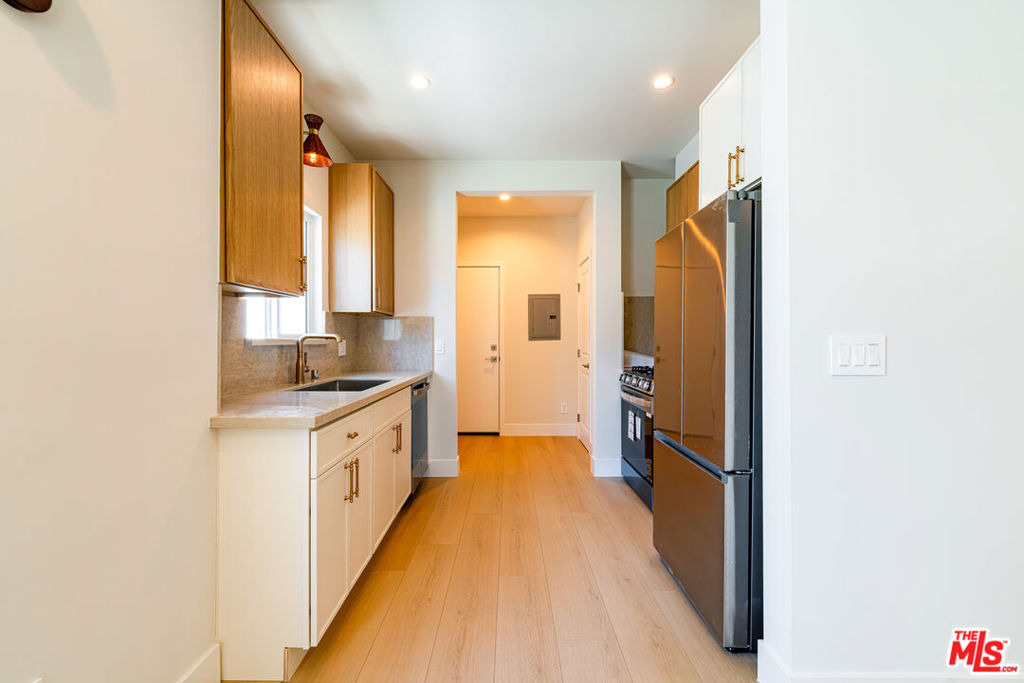 4637 W 18th Street - Photo 14