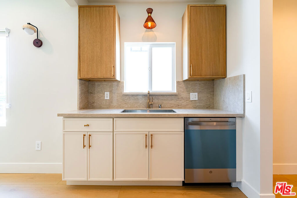 4637 W 18th Street - Photo 7