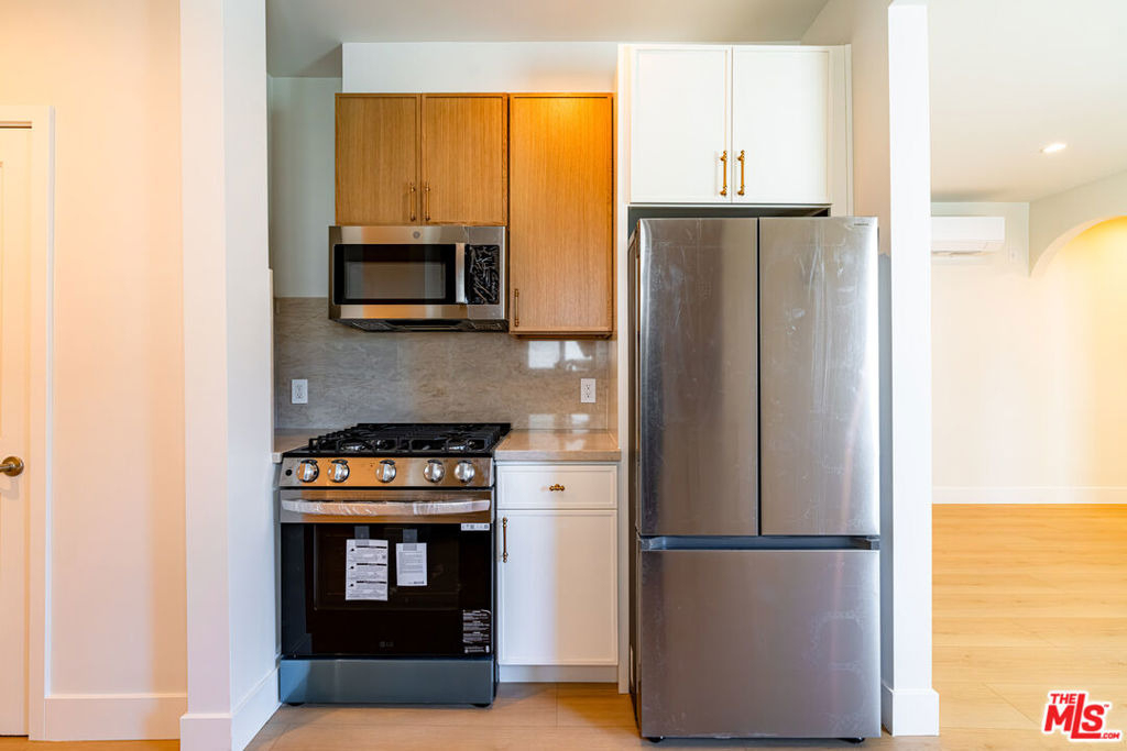 4637 W 18th Street - Photo 8