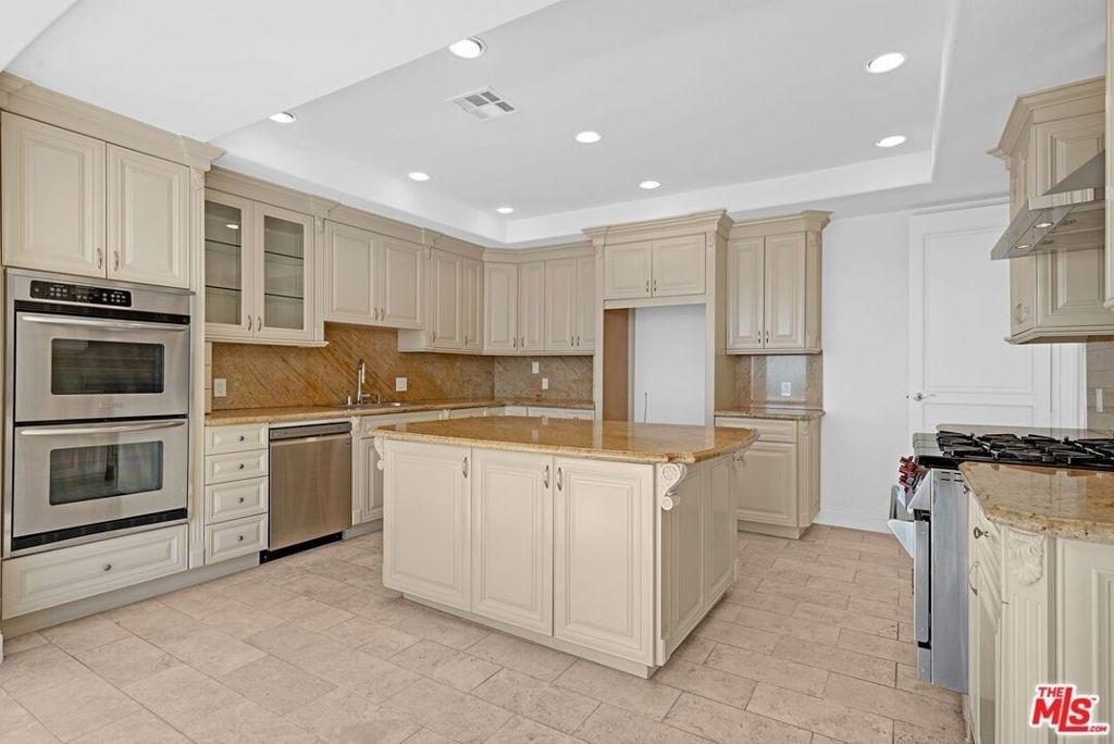 16910 W Sunset Boulevard - Photo 7