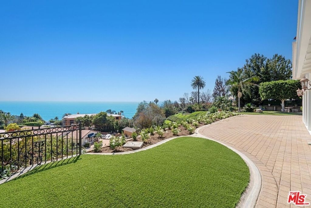 16910 W Sunset Boulevard - Photo 0
