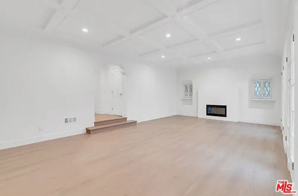 6446 W 6th Street - Photo 2