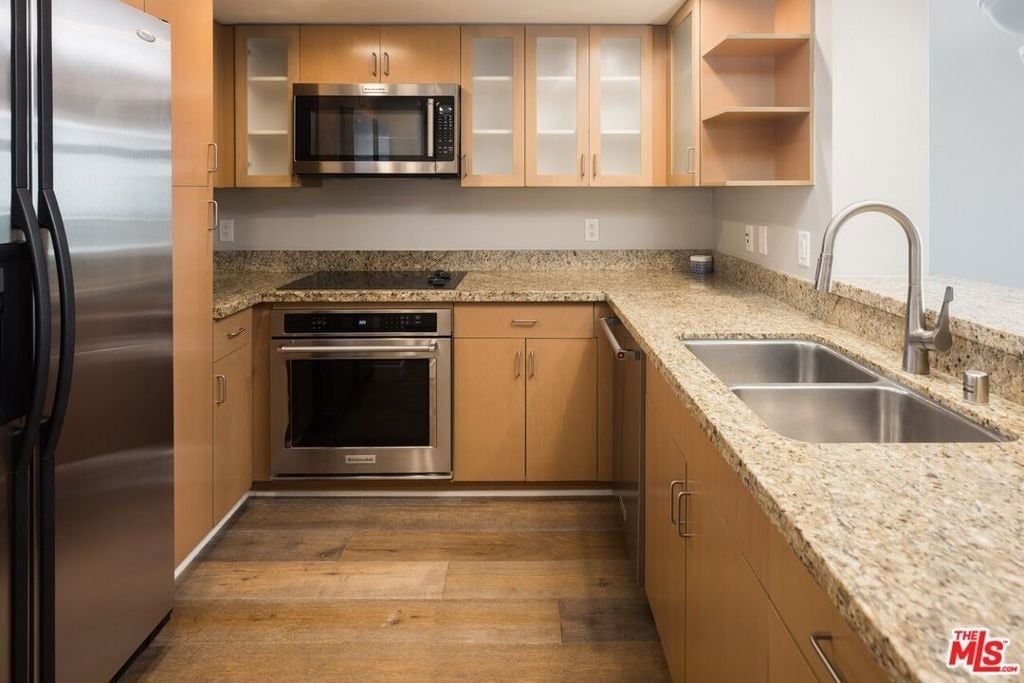 13700 Marina Pointe Drive - Photo 4