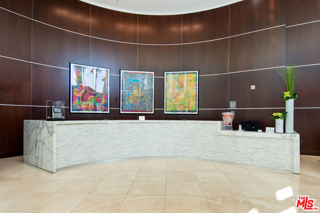 13700 Marina Pointe Drive - Photo 9