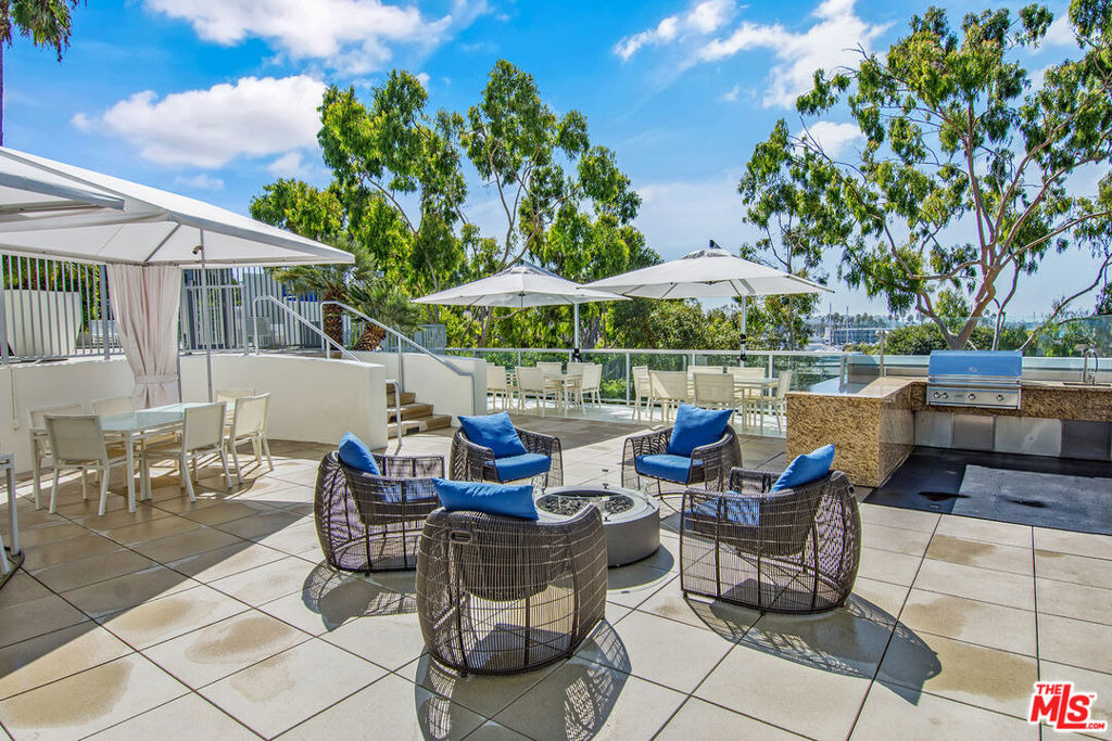 13700 Marina Pointe Drive - Photo 19