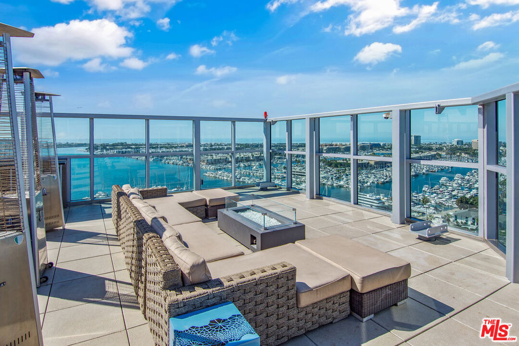 13700 Marina Pointe Drive - Photo 22